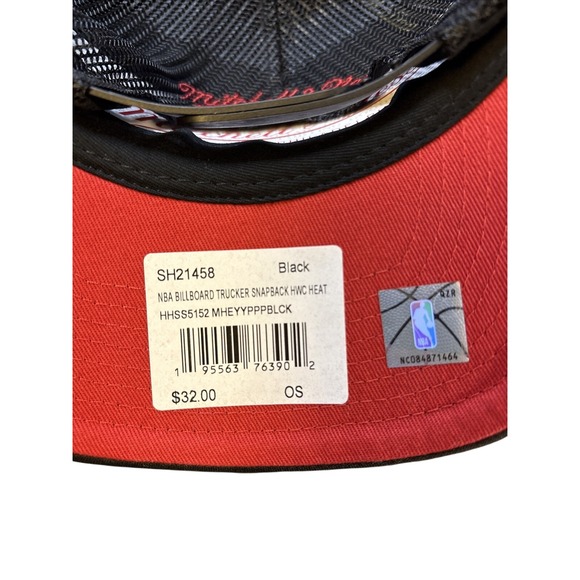 Mitchell Ness NBA Miami Heat Black Red Mesh Trucker Snapback Hat OSFA - Picture 3 of 4